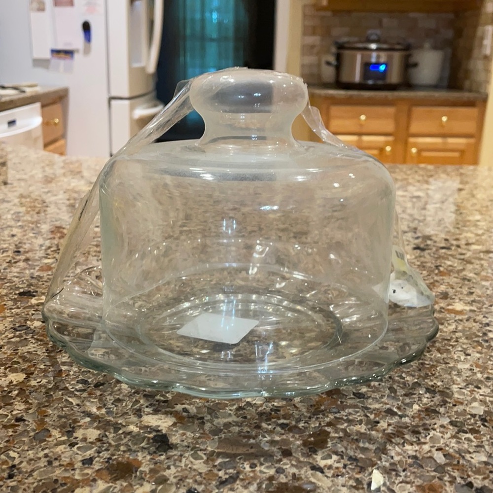 Anchor hocking glass cookie holder display